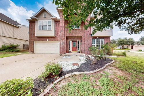 952 Hometown Pkwy, Kyle, TX, 78640-5830 | Card Image