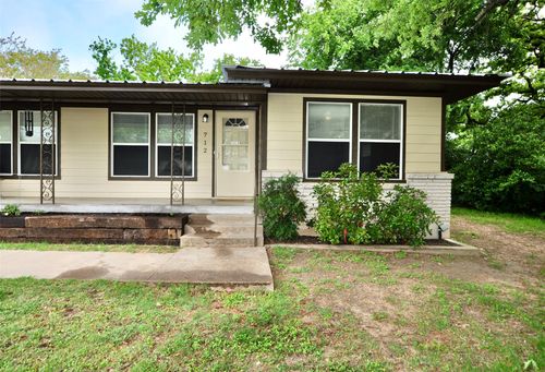 712 W Bridge St, Weatherford, TX, 76086-3106 | Card Image