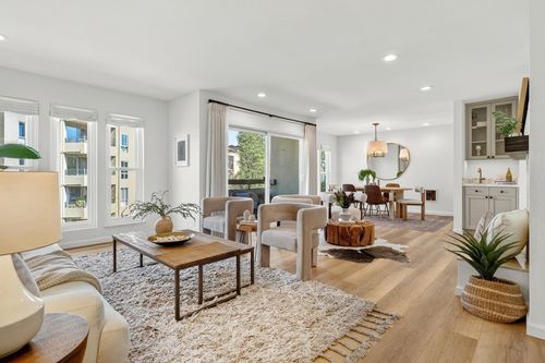 301-5335 Broadway, Oakland, CA, 94607-3804 | Card Image