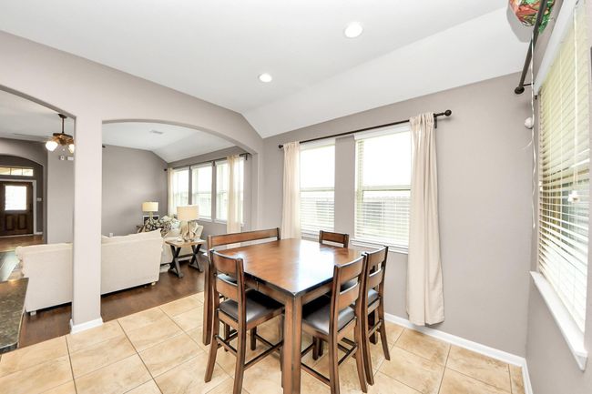 Large dining area | Image 9
