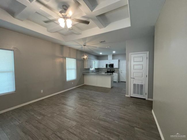 UNIT-3 - 2108 Davenport St, Condo with 3 bedrooms, 2 bathrooms and 2 parking in Weslaco TX | Image 5