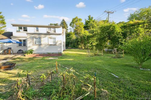 61 E Park Dr, Huntington Station, NY, 11746-2506 | Card Image