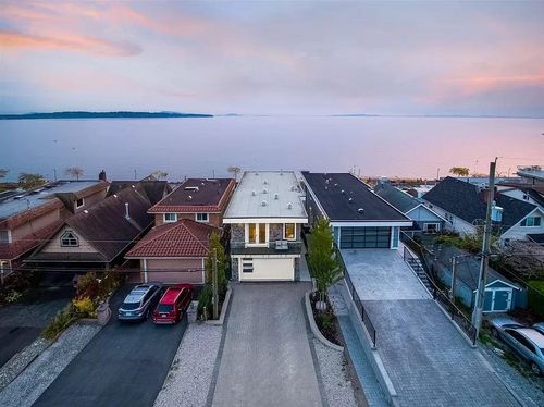 15440 Victoria Avenue, White Rock, BC, V4B1H3 | Card Image