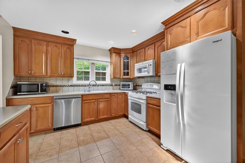 418 Pawnee Ct, Suffern, NY, 10901-4124 | Card Image
