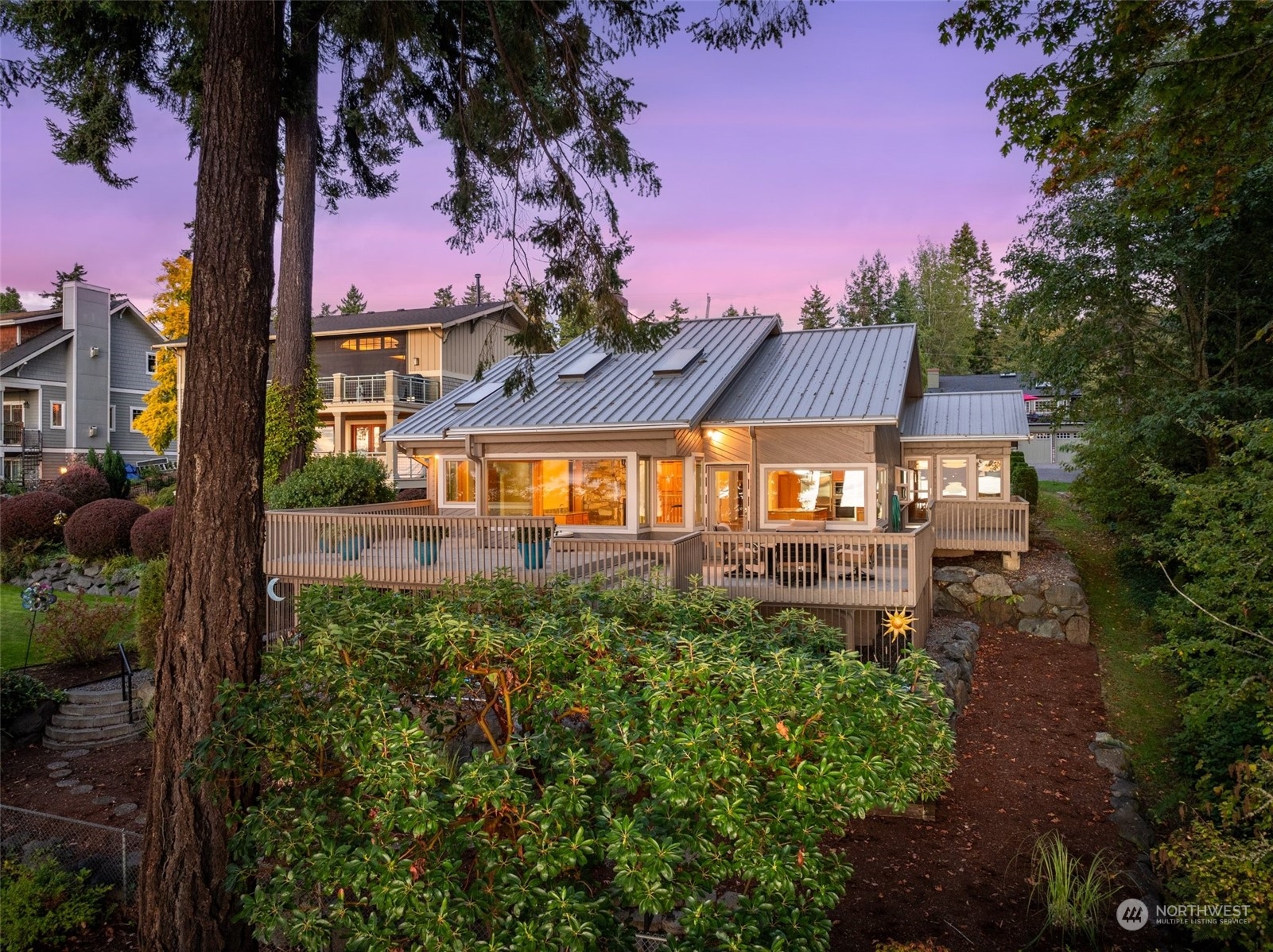8th Ave, Des Moines, WA 98198