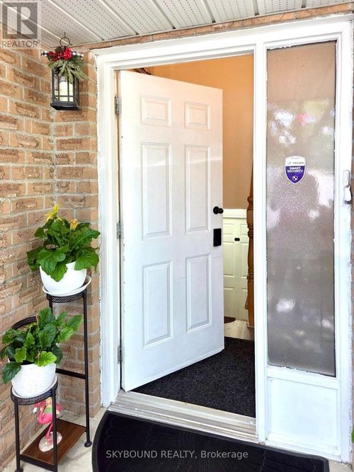 2586 Foxmeadow Rd, Peterborough, ON, K9L1X2 | Card Image