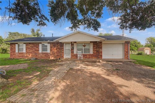 102963 N Center St, Checotah, OK, 74426-7050 | Card Image