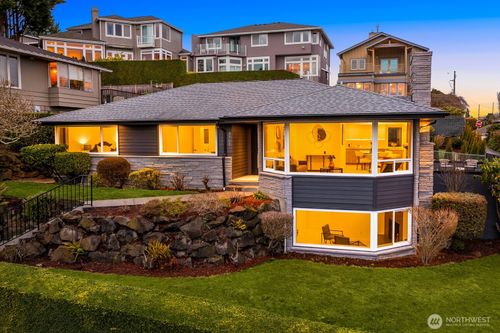 3702 W Fulton St, Seattle, WA, 98199-3135 | Card Image