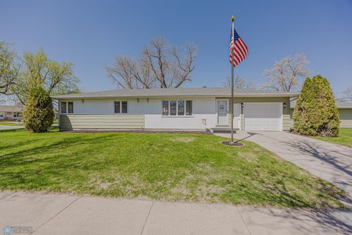 122 3rd Ave Nw, Hillsboro, ND, 58045-4101 | Card Image