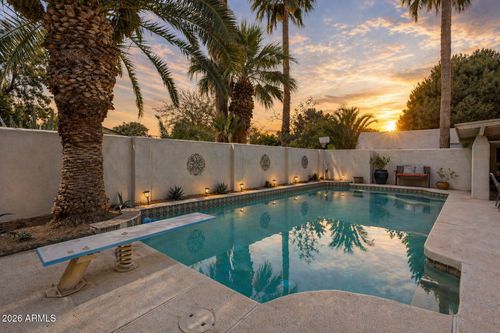 124 W El Caminito Dr, Phoenix, AZ, 85021-5557 | Card Image