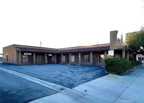 11700 Artesia Blvd, Artesia, CA, 90701-3804 | Card Image