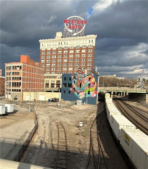 apt-502-2107 Grand Blvd, Kansas City, MO, 64108-1876 | Card Image