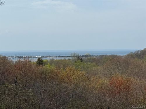 404 Mountain Ridge Dr, Mount Sinai, NY, 11766-1414 | Card Image