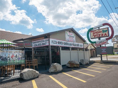 880 Youngstown Poland Rd, Struthers, OH, 44471-1303 | Card Image
