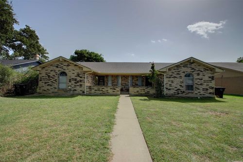 1914 Starling Ct, Cleburne, TX, 76033-7437 | Card Image