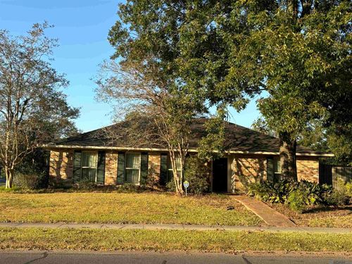 12511 E Robin Hood Dr, Baton Rouge, LA, 70815-6637 | Card Image