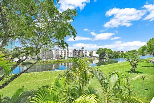 e-311-7720 Camino Real, Miami, FL, 33143 | Card Image