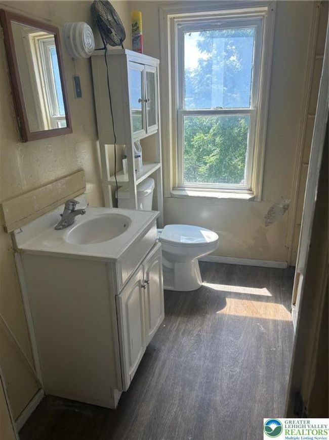 1036 Spring Garden St, Townhouse with 3 bedrooms, 1 bathrooms and null parking in Allentown PA | Image 15