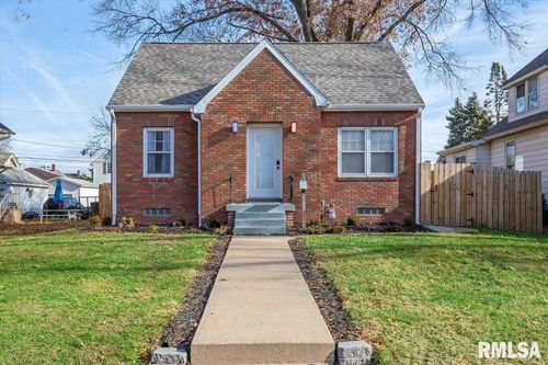 1725 Wilkes Ave, Davenport, IA, 52804-3545 | Card Image