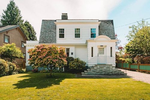 428 5th St, New Westminster, BC, V3L2X6 | Card Image