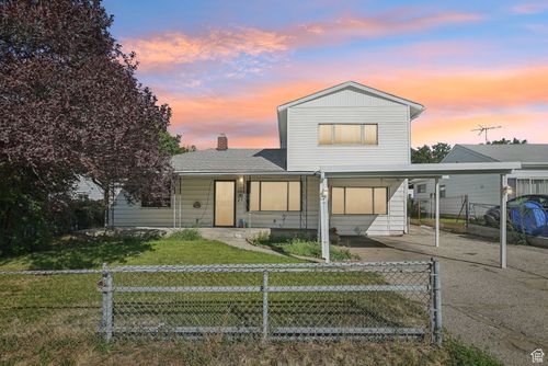 124 1st St, Tooele, UT, 84074-2135 | Card Image