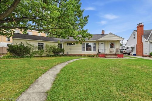 16285 Craigmere Dr, Middleburg Heights, OH, 44130-6416 | Card Image