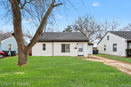 10821 Albany Street, Oak Park, MI, 48237 | Card Image
