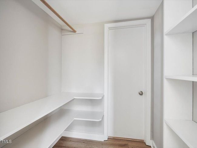 40-Walk in Closet | Image 39