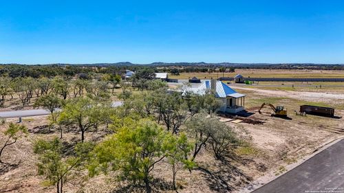 77 Arch Ray Loop, Fredericksburg, TX, 78624 | Card Image