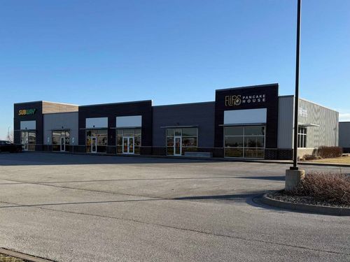 5163 Competition Dr, Bettendorf, IA, 52722-8833 | Card Image