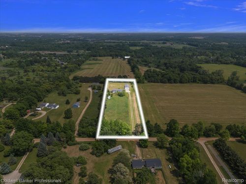 5714 Five Lakes Rd, North Branch, MI, 48461-9601 | Card Image