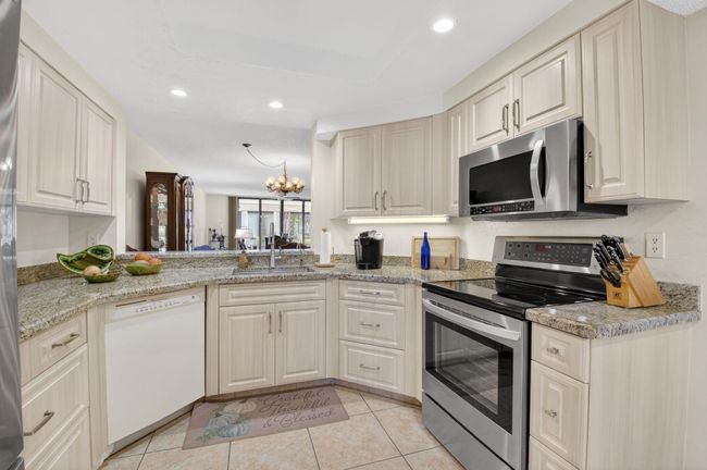 APT-8002 - 16000 Loch Katrine Trl, Condo with 2 bedrooms, 2 bathrooms and null parking in Delray Beach FL | Image 10