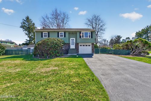 2 Maple Dr, Colonie, NY, 12205-4315 | Card Image