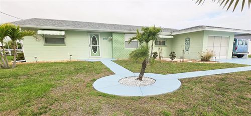 392 E Tarpon Blvd Nw, PORT CHARLOTTE, FL, 33952-6533 | Card Image
