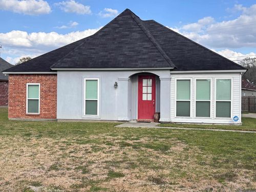 18128 Judith Dr, Zachary, LA, 70791-8215 | Card Image