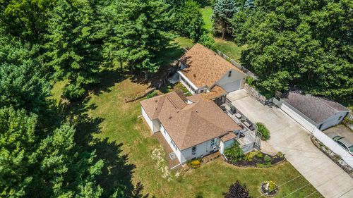 126 S Wilson St, Vicksburg, MI, 49097-1352 | Card Image