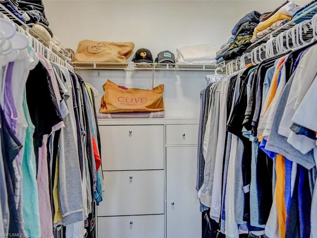 OWNER'S SUITE WALK-IN CLOSET | Image 27