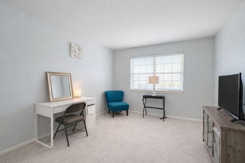 1280 Clover Ln, Hoffman Estates, IL, 60192-1167 | Card Image