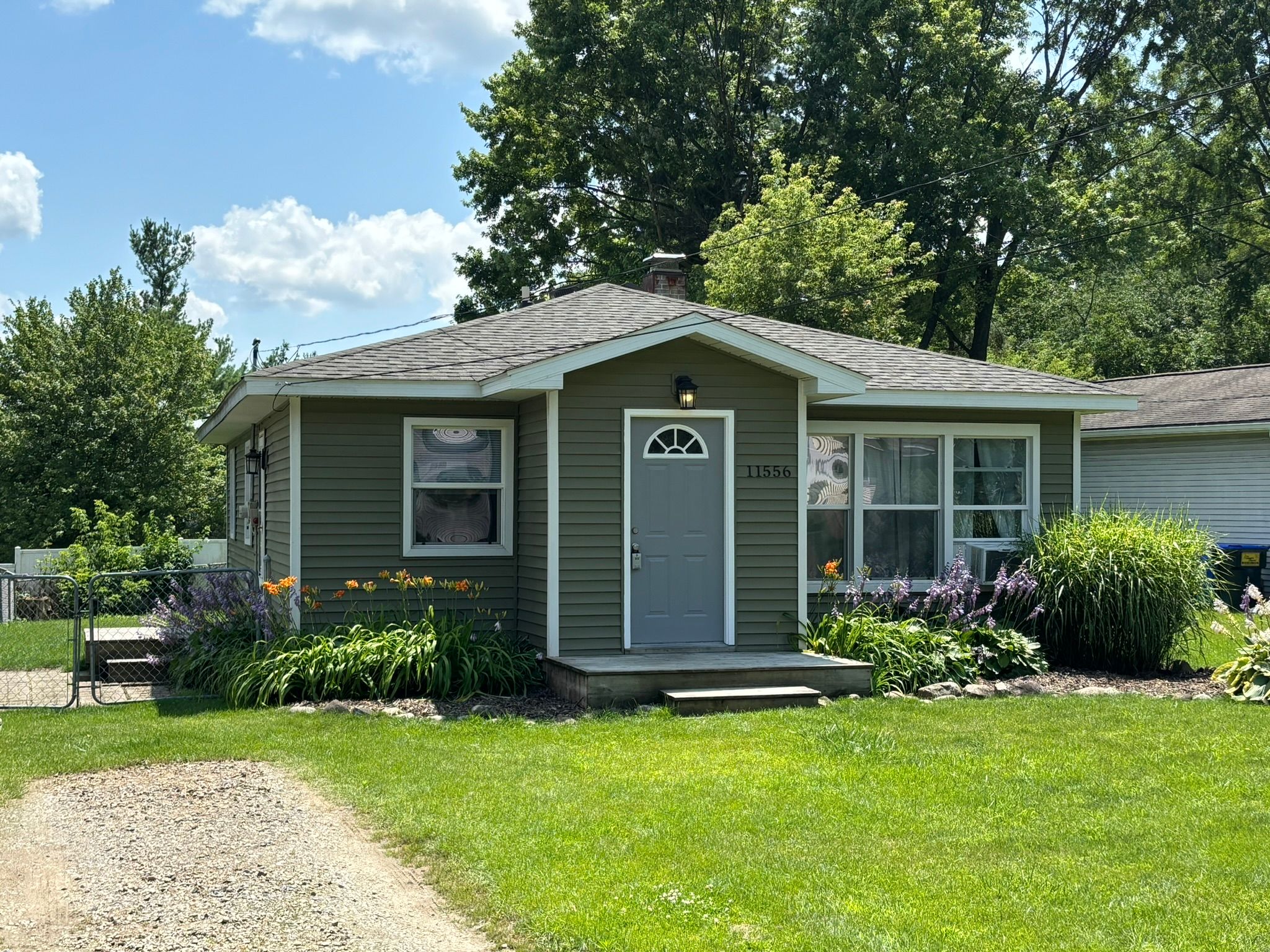 Broadview St, Hartland, MI 48353