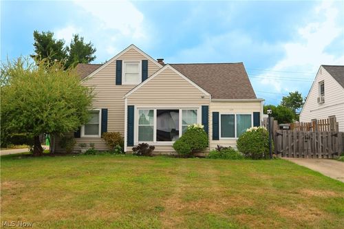 1209 Commonwealth Ave, Mayfield Heights, OH, 44124-1745 | Card Image