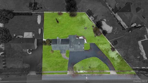 105 Browns Road, Smithtown, NY, 11767 | Card Image