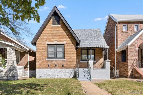 5225 Chippewa St, Saint Louis, MO, 63109-2355 | Card Image