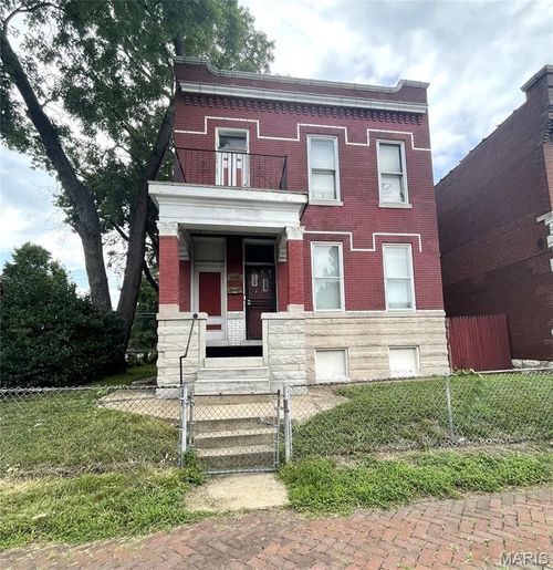 2849 Chippewa St, Saint Louis, MO, 63118-3827 | Card Image