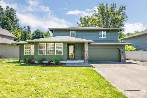 104 Cedar Falls Dr, Kelso, WA, 98626-9694 | Card Image
