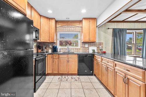 58 Nearwood Ln, LEVITTOWN, PA, 19054-3806 | Card Image