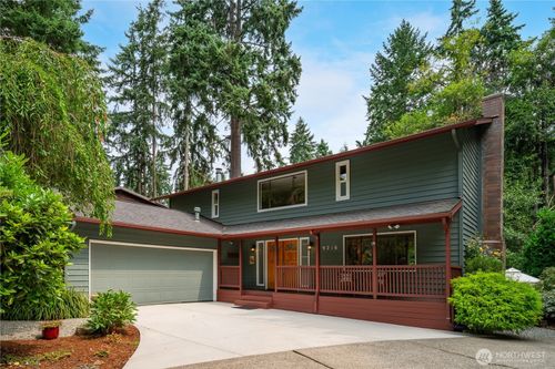 9216 120th Ave Se, Newcastle, WA, 98056-2029 | Card Image
