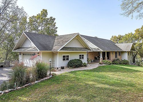 1024 White Pine Dr, DIXON, IL, 61021-8115 | Card Image