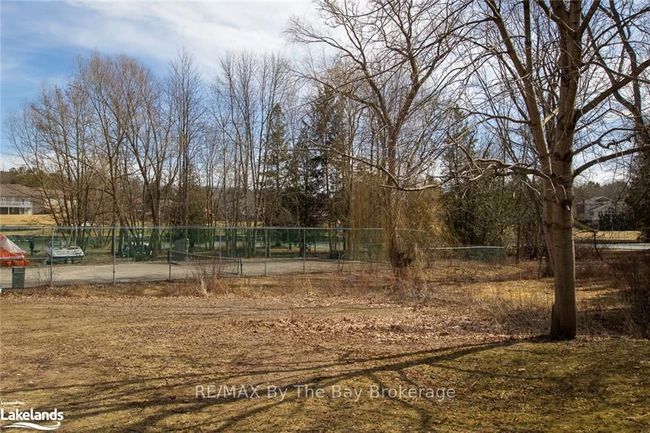 8 - 39 28th St S, Condo with 3 bedrooms, 2 bathrooms and 1 parking in Wasaga Beach ON | Image 31