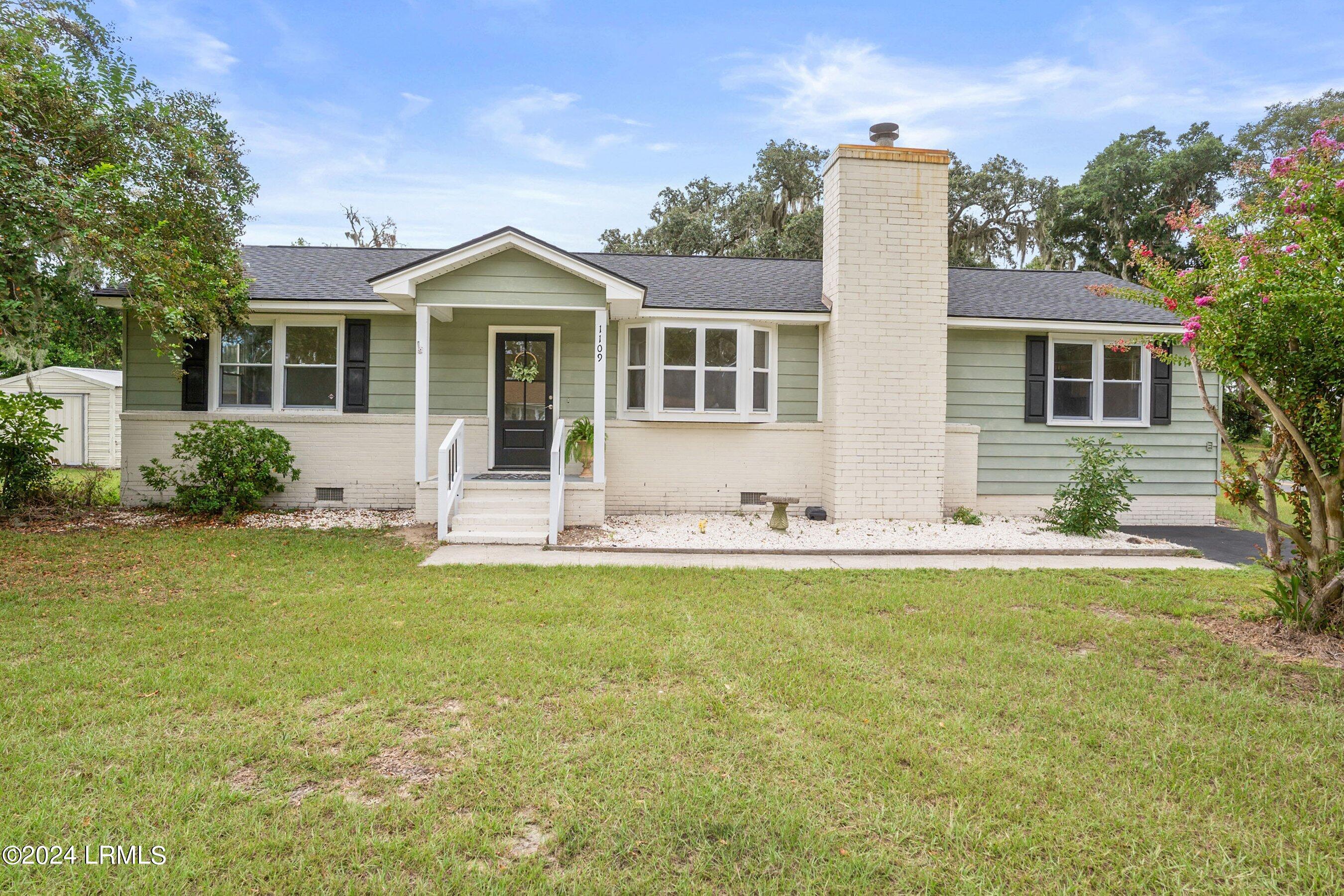15th St, Port Royal, SC 29935
