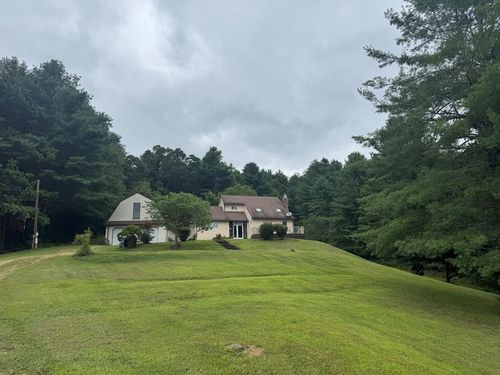 115 Old Knob Ln, Mouth of Wilson, VA, 24363-3782 | Card Image